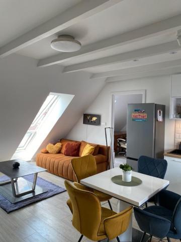 R77 Apartment Downtown - Penthouse Boedapest Buitenkant foto