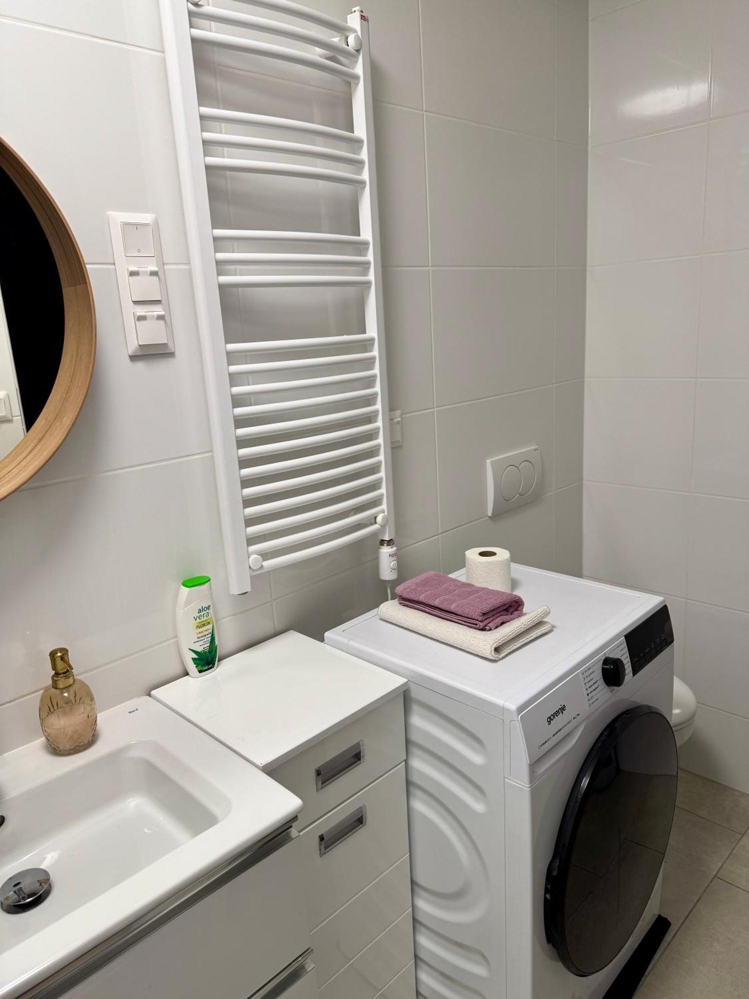 R77 Apartment Downtown - Penthouse Boedapest Buitenkant foto